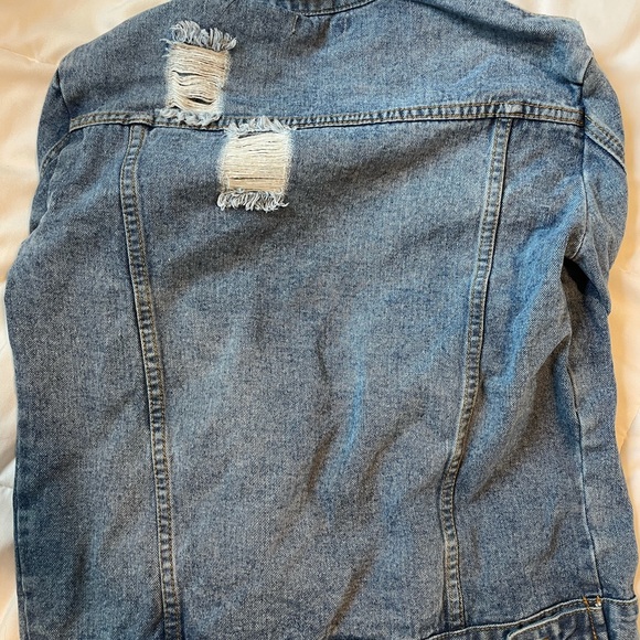 Distressed jean jacket - Picture 4 of 5